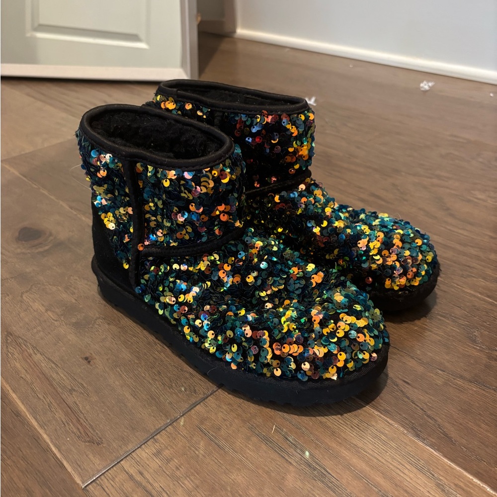 UGG Kids Sequin Boots - Black and Gold